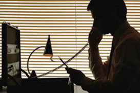 СБУ прослушивает мобильные телефоны