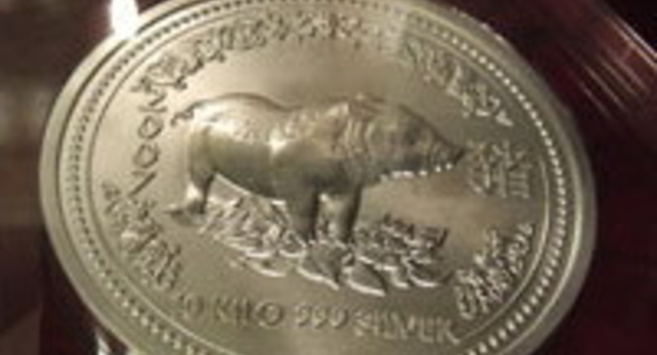 В Райффайзен Банке Аваль можно купить 10-килограмовую монету (фото)