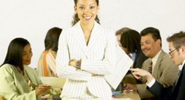 Женщина на руководящей должности способствуют росту компании