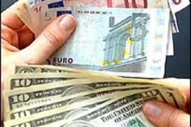 В Украине доллар падать не будет