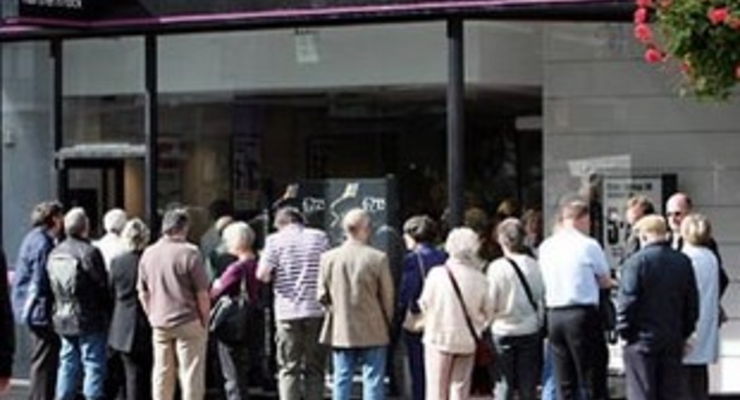 Банковский кризис добрался до Англии (фото)