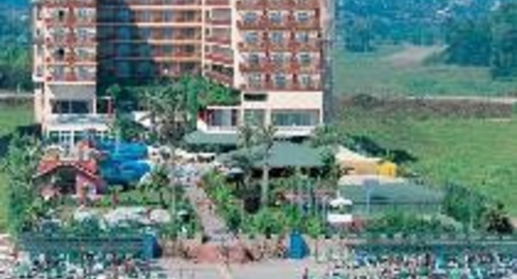 В турецком отеле Holiday Park Resort массовое отравление