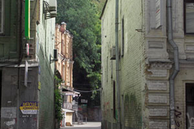 В Шевченковском районе Киева реконструируют ветхие дома