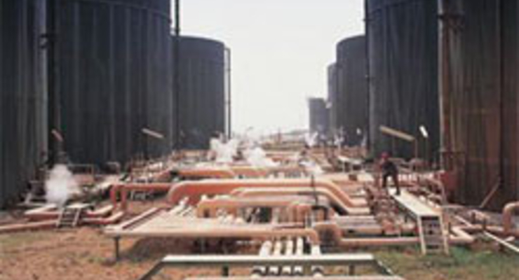 Нефть подешевела на 1,6 доллара