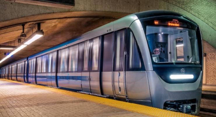 В метро Монреаля начал курсировать новый поезд AZUR: фото, видео