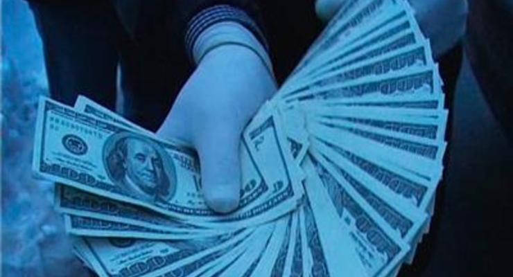 Латвийские банки могут отрезать от долларовых операций