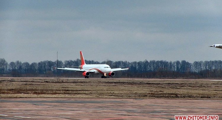 Аэропорт Житомира впервые за 25 лет принял авиалайнер Airbus