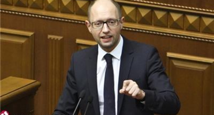 Яценюк: Часть средств окружения Януковича находится в Ощадбанке