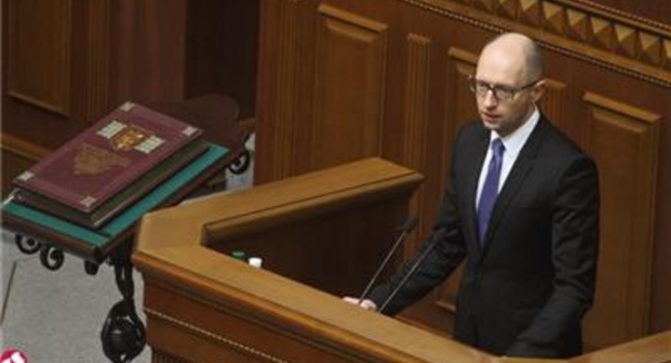 Сейчас у нас нет денег на повышение соцстандартов - Яценюк