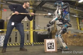 Новые роботы Boston Dynamics смогут ходить по лесу, нести грузы