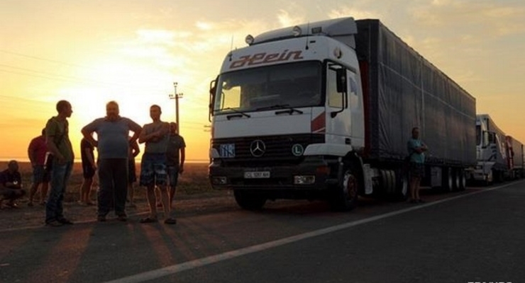 Кабмин продлил сроки выдачи лицензий на перевозки