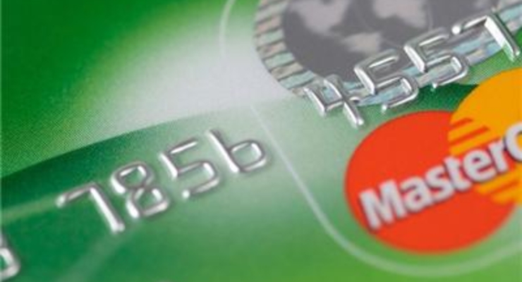 НБУ заявляет, что не требовал блокировать карты физлиц