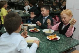 Кличко хочет обеспечить школьников бесплатными обедами