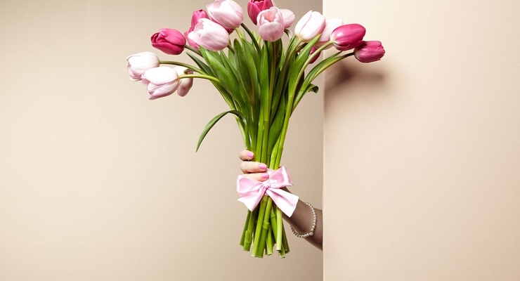 Цветы, шоколад или SPA: во сколько мужчинам обойдется 8 марта