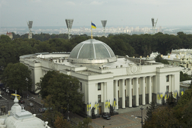 Верховная Рада хочет повысить зарплаты помощникам депутатов