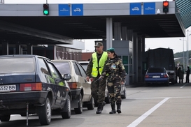 Венгры и поляки тратят деньги в украинских супермаркетах