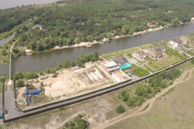 Бывшие нафтовики построили на Киевской дамбе целый поселок - СМИ