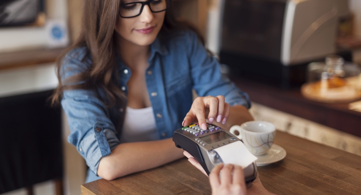 Банки удерживают тарифы на РКО