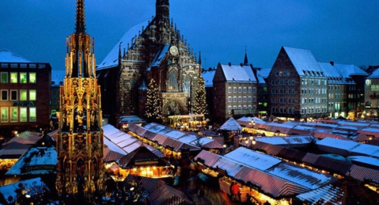 Новый год как бизнес: на чем зарабатывают города на праздники