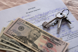 Снять жилье все еще дорого