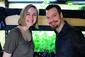 Двое канадцев прожили год без покупок