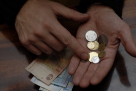 Как украинцы борются с нехваткой денег