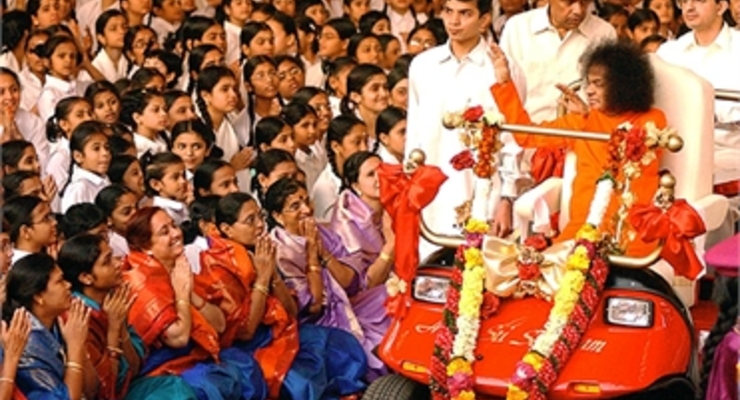 Сколько зарабатывают индийские духовные лидеры