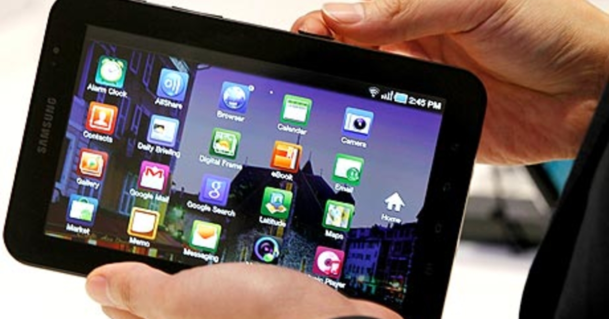 Выкуп цифровой техники. Продажа планшетов. Нужен ли планшет. Продавец с планшетом. Куда можно сдать планшет.