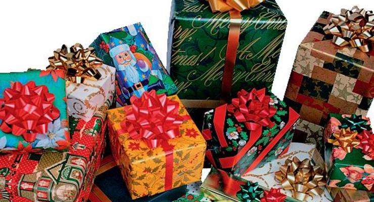 Какие рождественские подарки принято дарить в нынешнем декабре и во что они обходятся