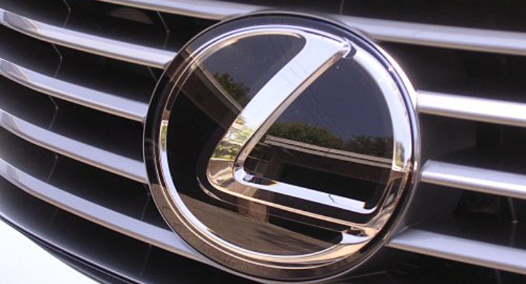 Дебют месяца: авто Lexus ES 350 прибыло в Киев