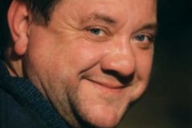 Б.Бенюк: Распоряжаться деньгами не умею.