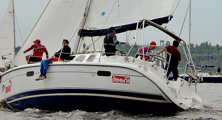 В регате участвовала "Денежная" яхта!