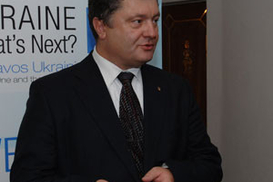 Глава совета Национального банка Украины Петр Порошенко: "Нацбанк не будет требовать от банков конвертировать валютные вклады в