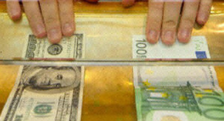 Доллару пока плохо