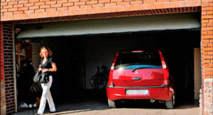 Продаем гараж и квартиру. С чего платим налог?