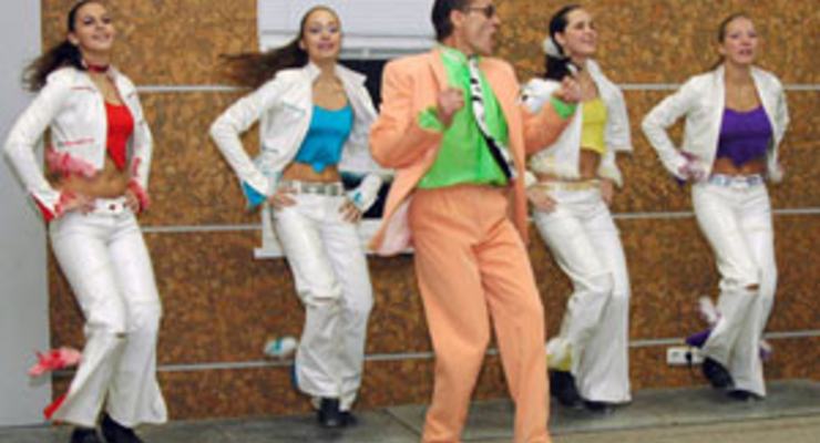 Ищем одежду для занятий танцами