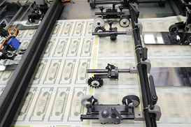 Американские банкиры призвали сделать доллар дороже