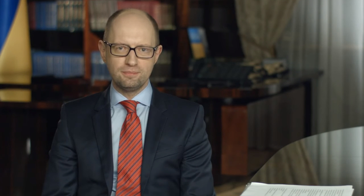 Яценюк анонсировал повышение соцстандартов в Украине