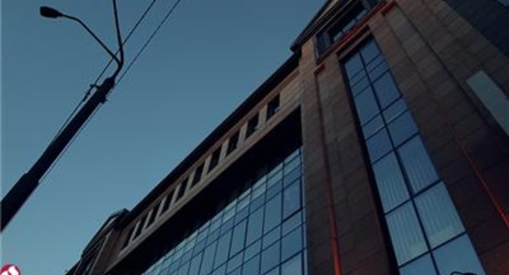 Киевляне под банком Хрещатик требуют вернуть депозиты