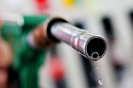 Чиновники хотели закупить некачественное дизтопливо на 250 млн