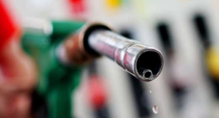 Чиновники хотели закупить некачественное дизтопливо на 250 млн