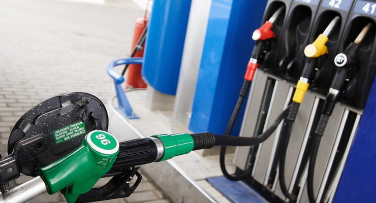 Цены на бензин в Украине: эксперты интригуют прогнозами