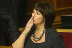 Яресько: Нужно выполнять программу МВФ и жить по средствам