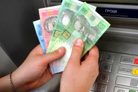 Украинские банки будут блокировать выдачу наличных с карточек