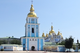 Под Михайловской площадью в Киеве хотят незаконно построить паркинг