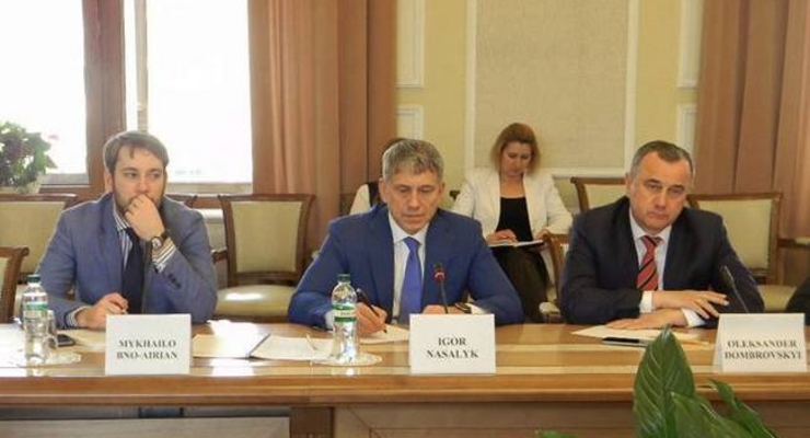 Украина готова к трехсторонним переговорам по газу