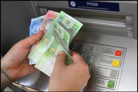 Вместо банкомата: украинцам разрешат обналичивать карточки у продавцов