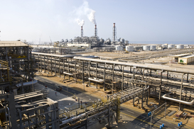 Саудовская Аравия решила значительно увеличить добычу нефти.