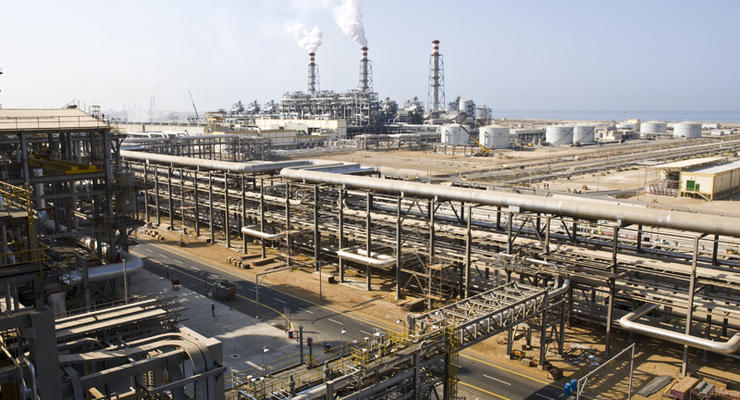 Саудовская Аравия решила значительно увеличить добычу нефти.