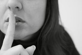 Плата за молчание: Нацсовет оштрафует телекомпании за скрытность